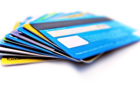 Different Types of Plastic Cards You Can Print for Your Business