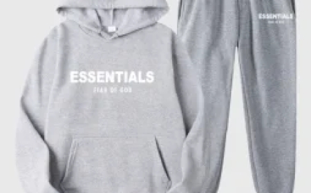 Essentials Hoodie: Durable Fabric Meets Modern Design