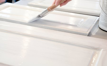 How to Hire the Right Expert for Cabinet Painting